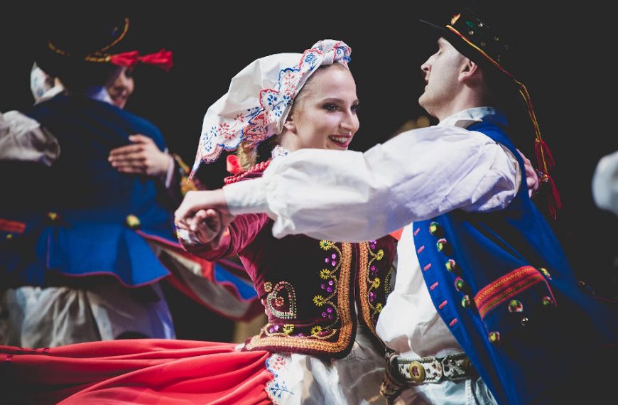 Z folklorem w Nowy Rok! Zespół Pieśni i Tańca NOWA HUTA