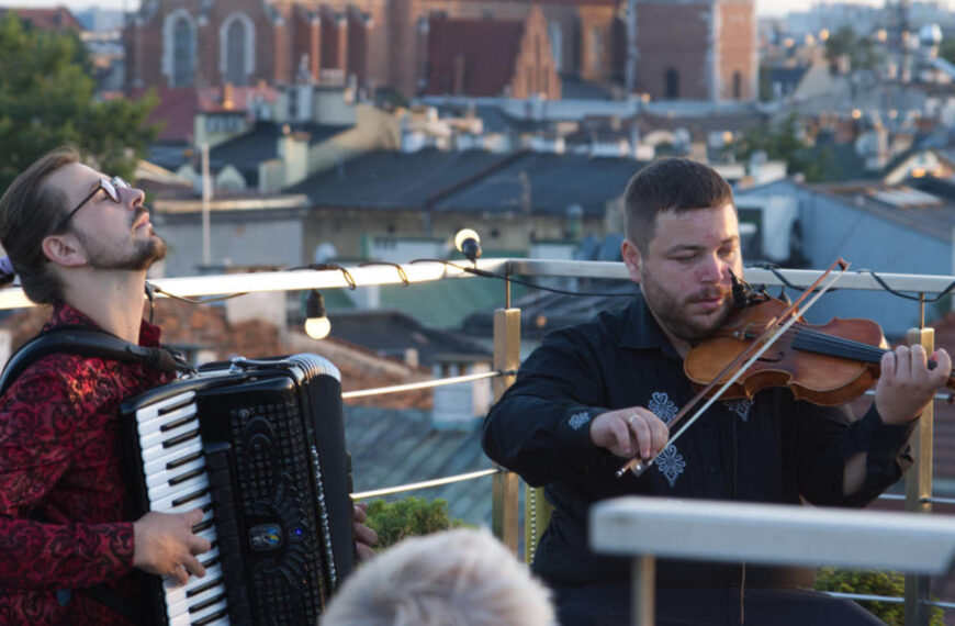 Skrzypek na dachu – koncert finałowy Pierwszego Festiwalu Klezmerskiego w Krakowie, sierpień 2023