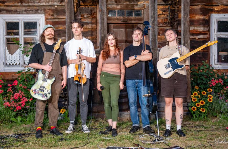 Pale Sphere: gdy prog spotyka skrzypce, próby przypominają stand-up – historia zespołu z Krakowa, który gra jak nikt inny